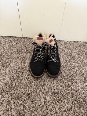 Black Winter Boots with Fleece Collar